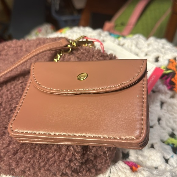 ISAAC MIZRAIHI New York, new with tags celebrate cozy days detachable Crossbody. - Picture 8 of 14
